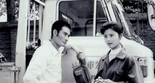 赤橙黄绿青蓝紫,高科技产品璀璨时代重塑生活体验的电视剧之旅