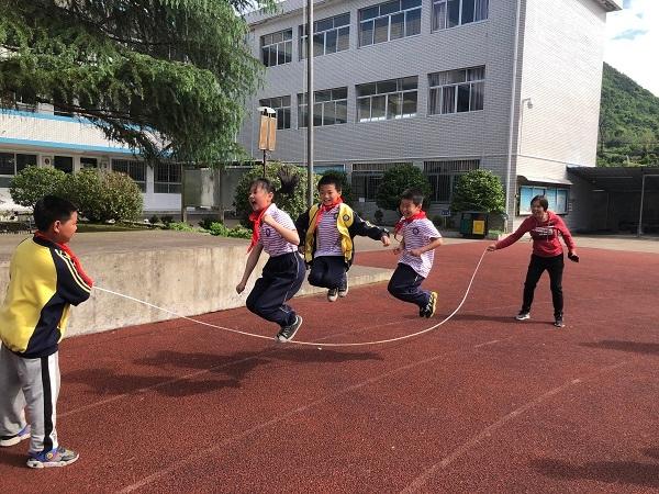 跳绳比赛的跃动友情,意义与价值探索