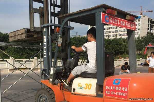 北仑最新叉车招聘，小巷深处的职业机遇