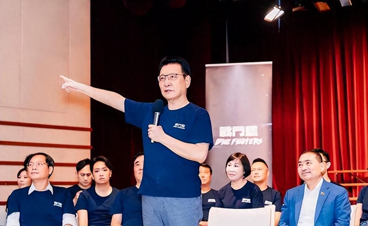 部队加薪最新动态,战友温情故事与薪酬提升同步进行