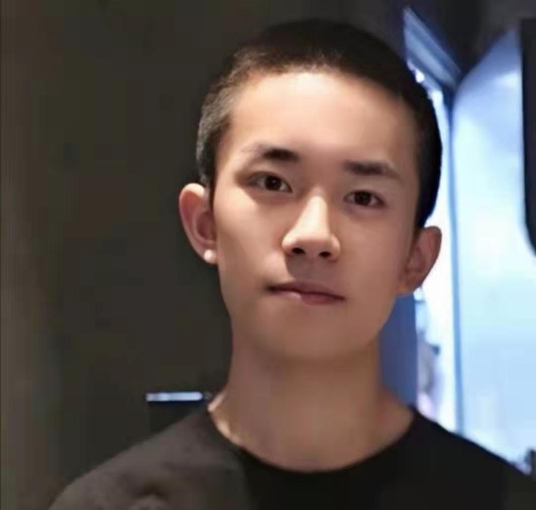 易烊千玺最新高清图片,影视新星魅力四溢