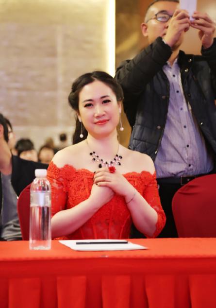 干露露最新日常,城市温馨时光揭秘