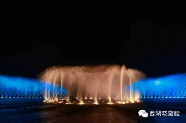 西湖音乐喷泉最新时间探秘,小巷音乐与美食奇遇之旅