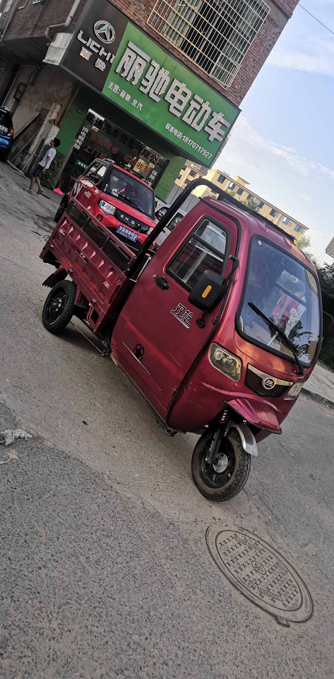 最新款双枪电动三轮车,小巷中的隐藏宝藏之选