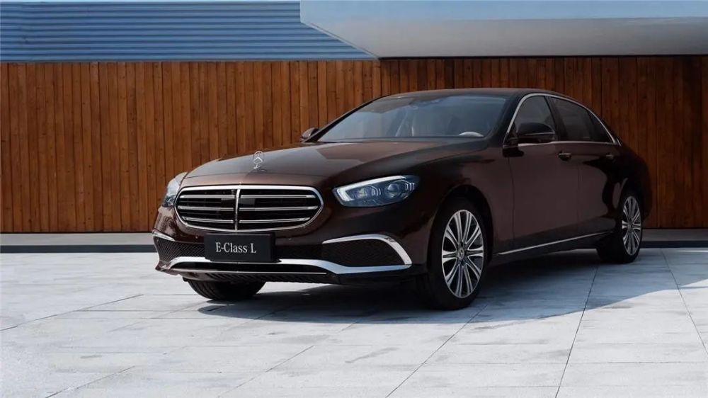 奔驰E级换代之际,变化、自信与未来的交响乐章——最新换代消息揭秘