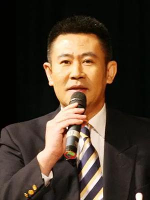 中央二套第一时间聚焦热点新闻，传递最新资讯报道