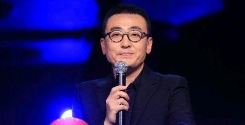 镪镪三人行最新一期，欢乐陪伴之旅启程