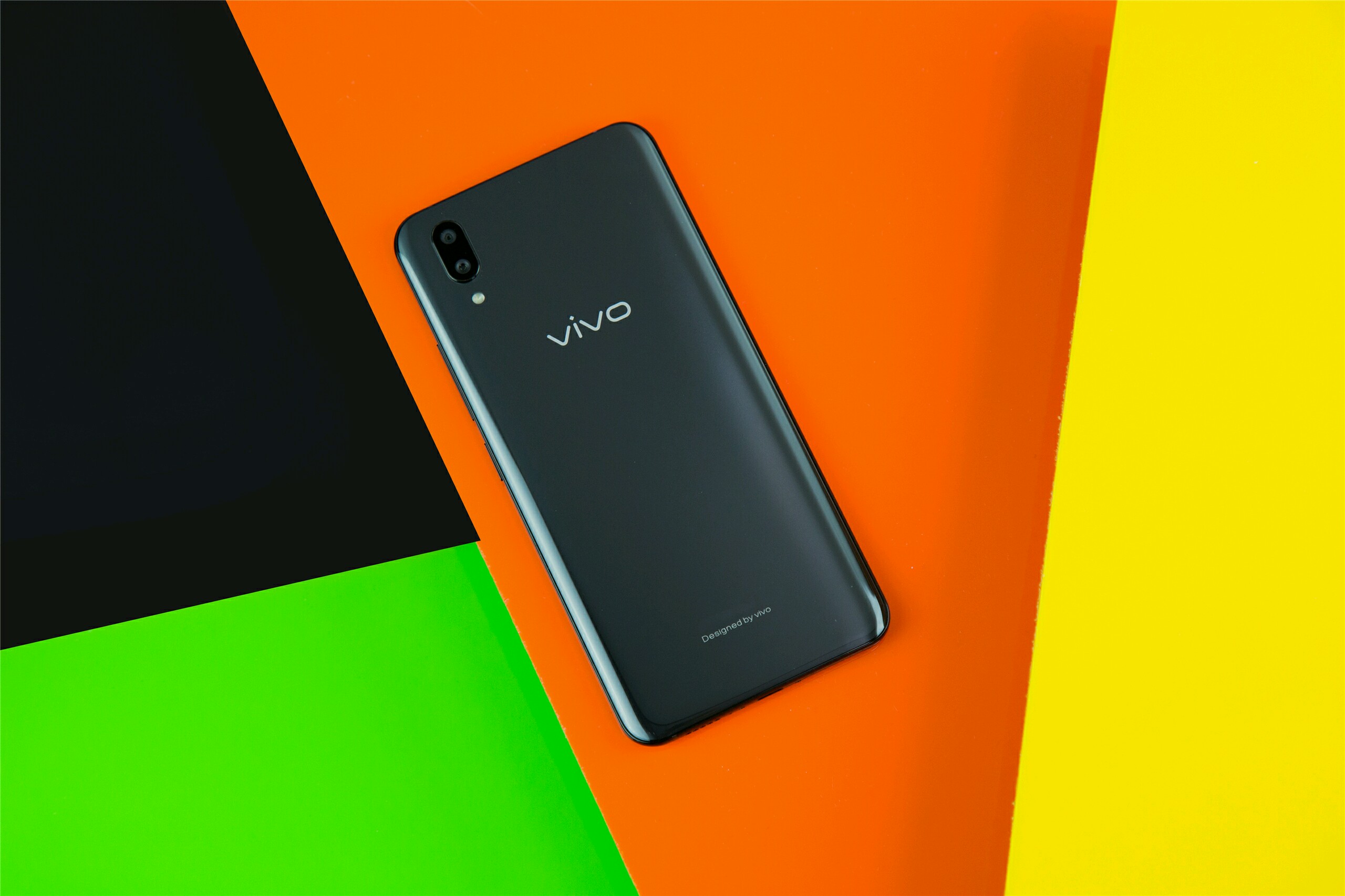 V1V0最新款手机，温馨相伴，共度美好时光