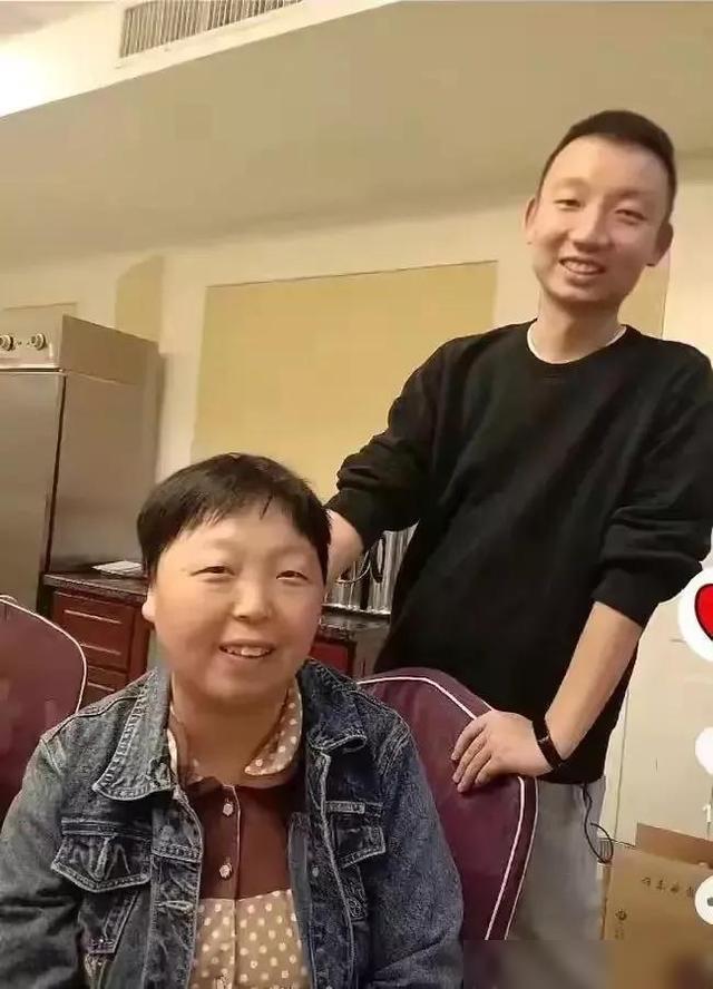 时代之光下的篮球传奇，姚策最新动态揭秘