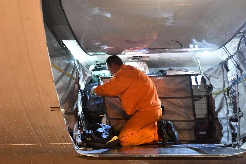 最新医护驰援,前线英雄的无畏担当与担当精神