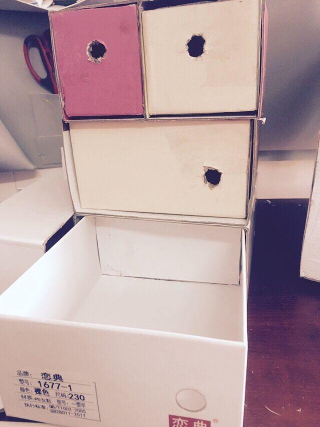 得物最新鞋盒,小巷中的独特购物新体验