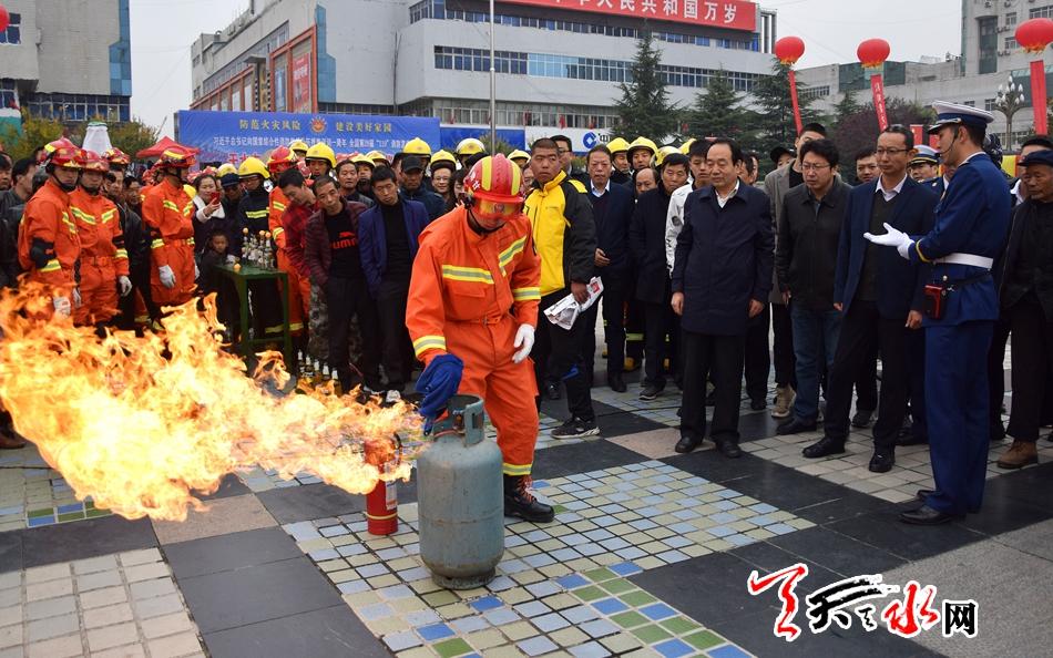 天水火灾最新动态,火焰中的温情故事