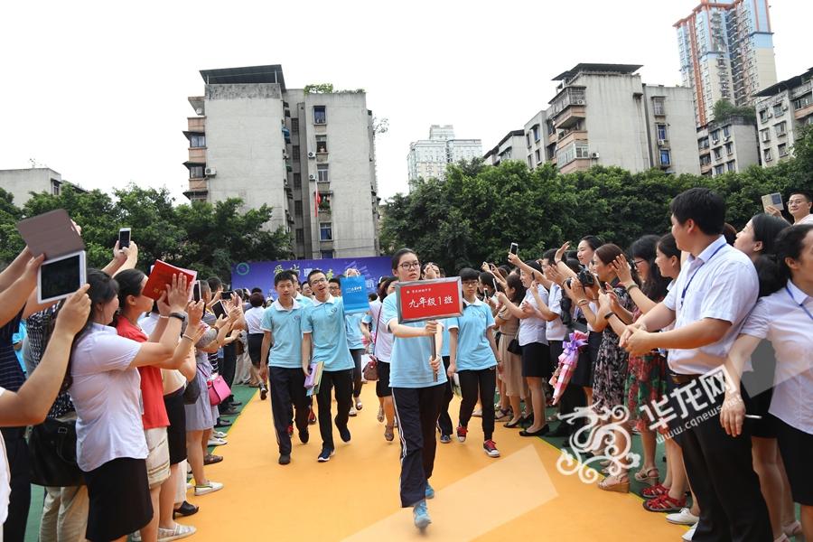 最新学生门事件揭秘，小巷中的隐秘宝藏