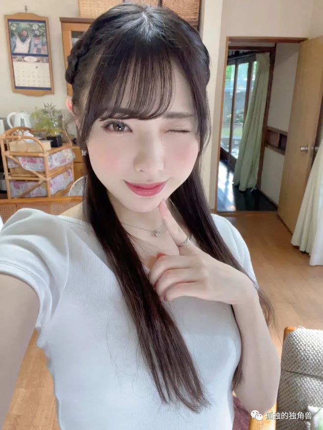 今井夏帆，娱乐界璀璨新星的崛起