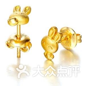 周大福黄金耳钉，时尚潮流中的璀璨焦点，最新款式闪耀登场