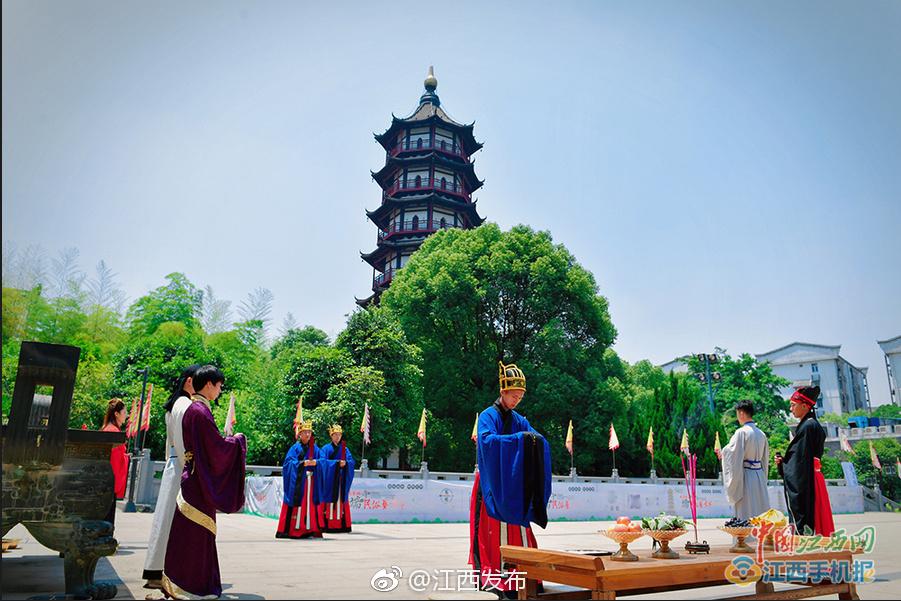 揭秘最新版男人皇宫，背景揭秘与时代印记中的重大事件与地位