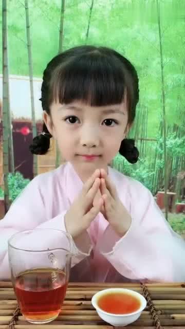 小女孩的学习力量与自信成就的光芒，探索成长之路的新篇章